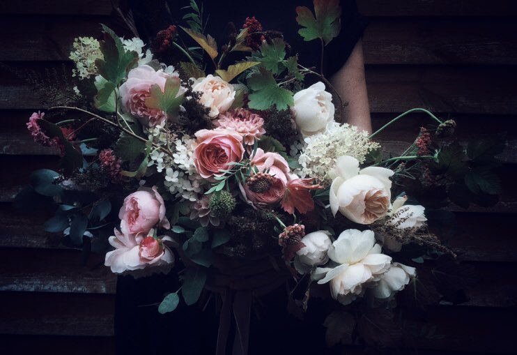 Summer

Garden style bridal bouquet with  garden roses, hydrangea and scabious tumbling from seasonal foliage. 

#britishflowers #gardenstylebouquet #weddingflowers #bridalbouquet #brides #yorkshirebrides #yorkshireweddingflorist