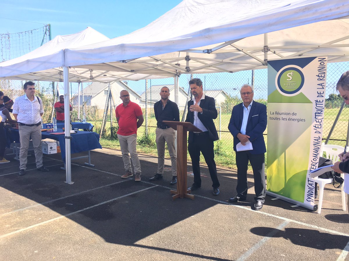 sidelec974's tweet photo. Le SIDÉLEC avec Maurice Gironcel à Trois-Bassins avec le maire de la commune pour le lancement du chantier  de sécurisation électrique de la chaîne de pompage en eau. https://t.co/6ojF8HD1kU