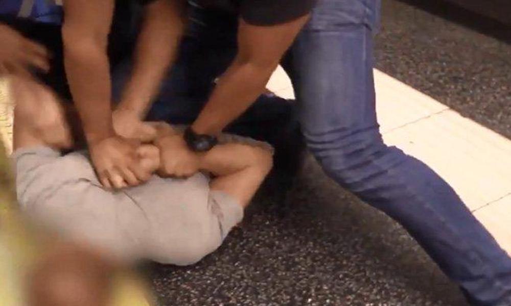 Tele1 Tv در توییتر Metroda Kadinlarin Etek Alti Goruntulerini Ceken Sapik Sucustu Yakalandi Https T Co Vqlgjj7nft