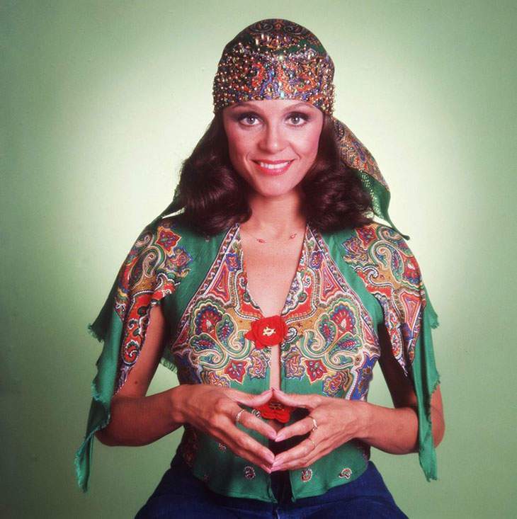 Happy Birfday to Valerie Harper, Yvie Oddly, Kristen Wiig, Tori Amos, and more!  