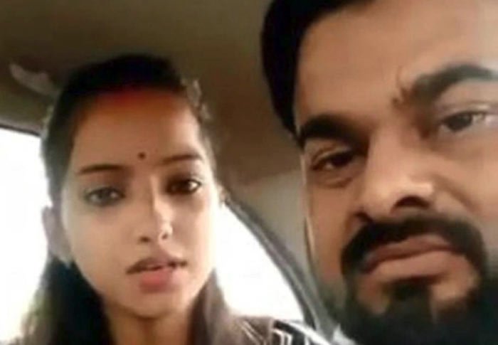 yespunjab's tweet image. #SakshiMisra, #Ajitesh get their marriage registered in #Bareilly
owl.li/DFQc30poHGS