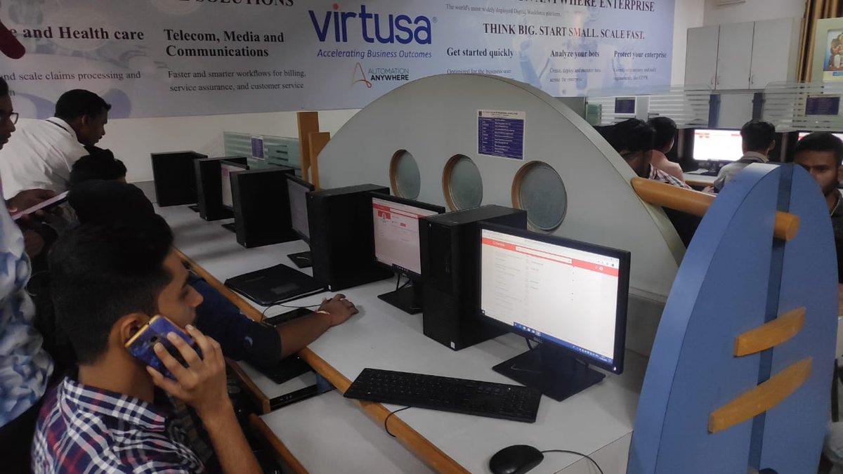 digii__official's tweet photo. Students from D. Y. Patil College of Engineering, Pune, using CollPoll to complete formalities related to admissions. Senior Manager Customer Success Umraz Shaikh was at hand providing key support and assistance. #CollPoll #Automation #DigLearning #EdTech https://t.co/pJ5RUfVDwg