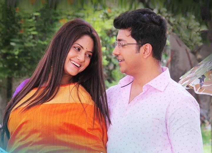 FcRohaan's tweet photo. @irohaan finally got a beautiful pic of Deep &amp; Tepi 😍 @TrinaSaha7 https://t.co/yZpCQ0qKfr
