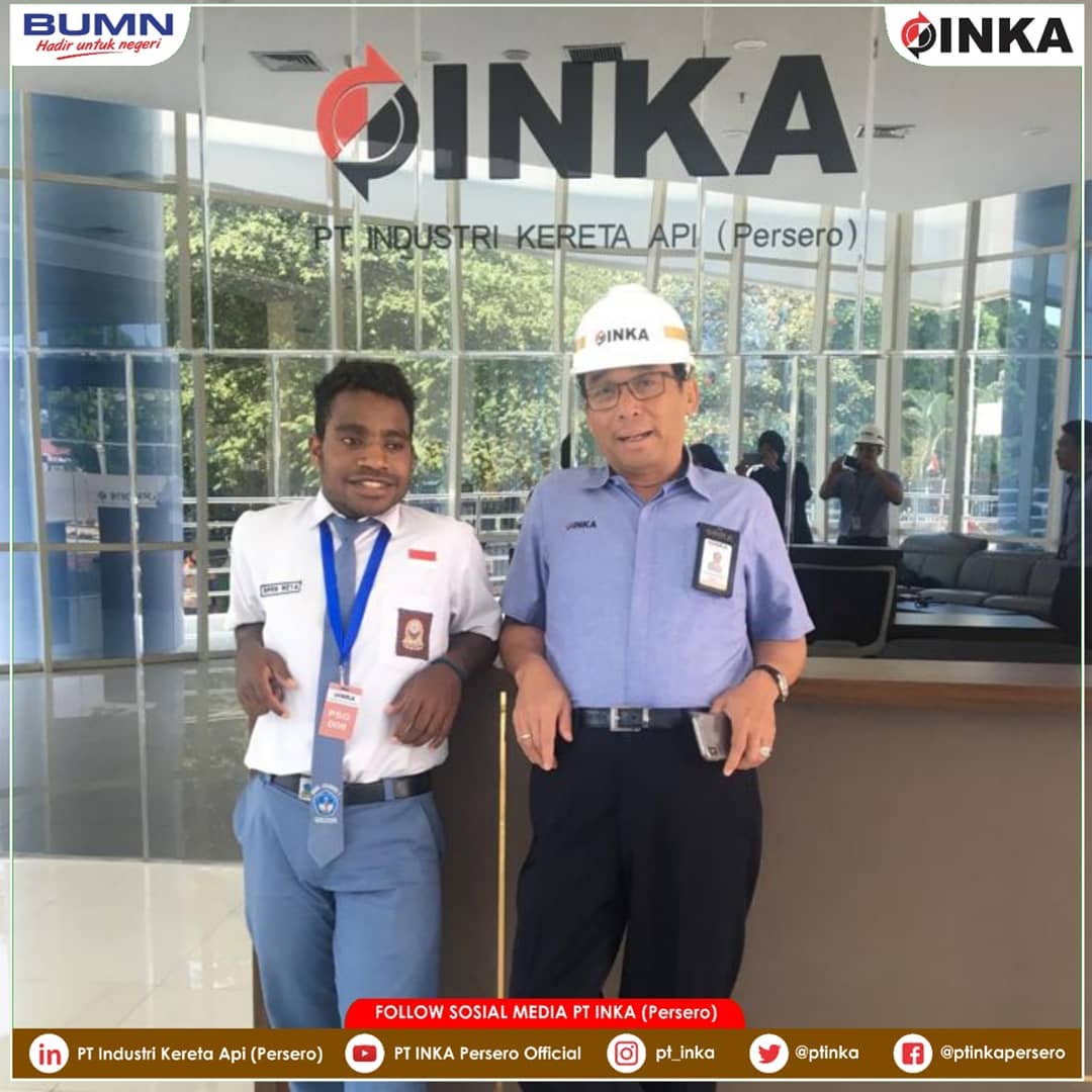pt_inka's tweet photo. Siang #Inkatizen, PT INKA (Persero) udah lama lho menyelenggarakan program vokasi sekolah dr nusantara, termasuk dari Papua. Salah satunya, adik kita Niprin Weya dari SMKN 1 Geger, Madiun.
#KitaIndonesia #SMKBisa #ProgramVokasi #IndustriKeretaApi #BUMNHadirUntukNegeri https://t.co/nCOwxreLQe