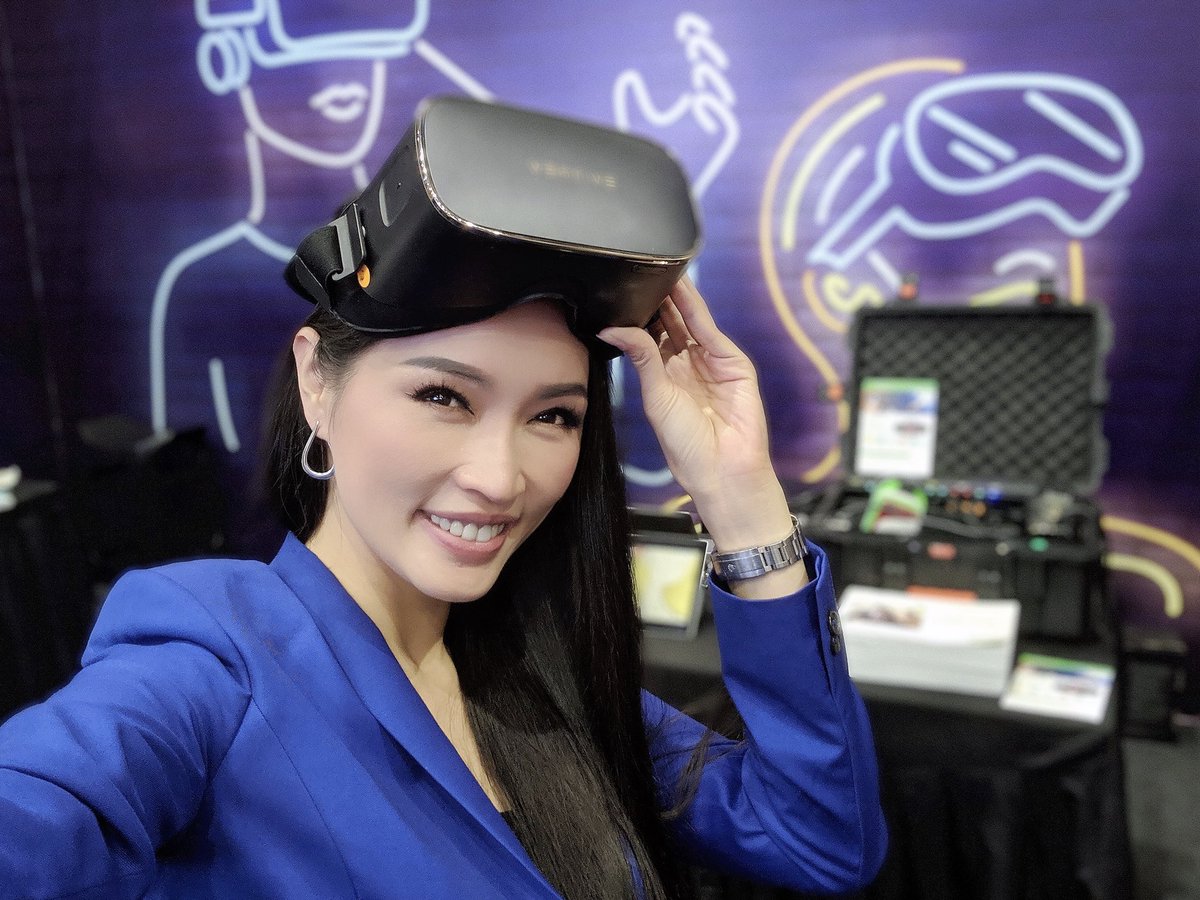 amberchia's tweet photo. #TransformationThroughIntelligence Honored to be at @TM_ONE "Smart Industry Showcase" launch together with @amberc_academy kids models.
Congratulations to the success launch & it opened my eyes to so many great possibilities to make our city Smart!💙
#Hyperconnection #Smarttech https://t.co/VPGph12vUp