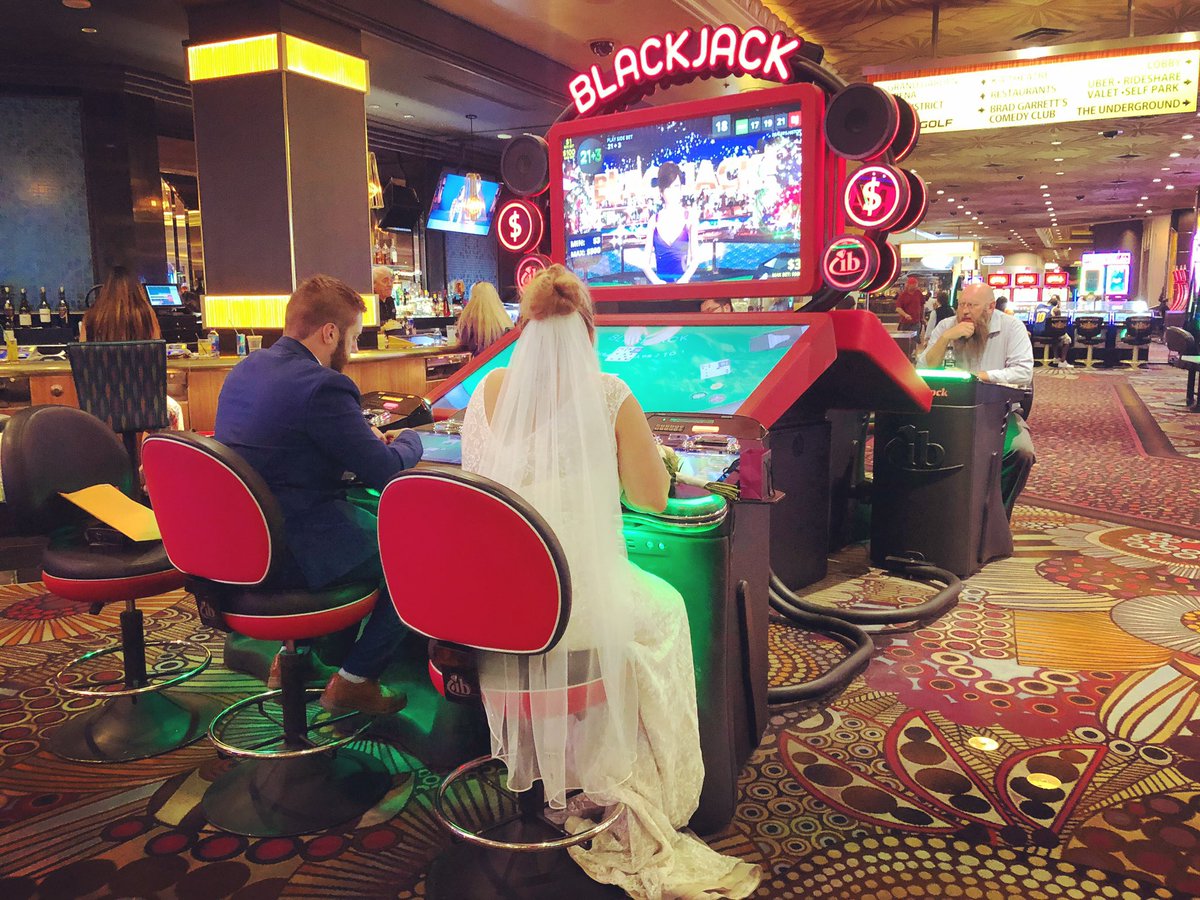 Best honeymoon ever #lasvegas