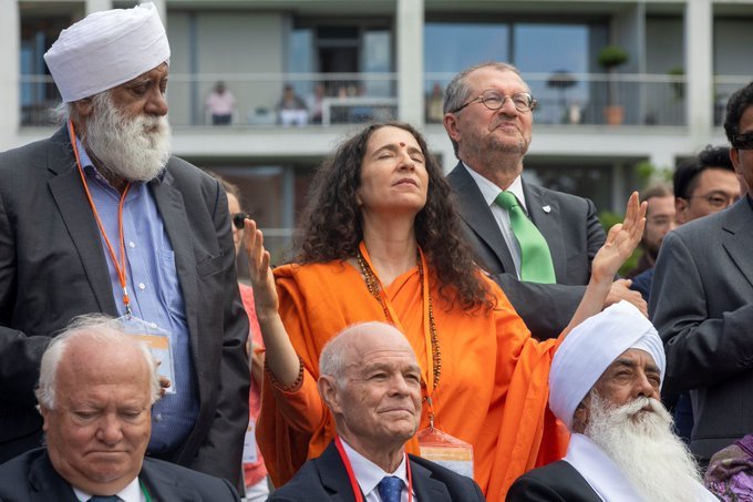 SadhviBhagawati's tweet photo. Such a joy to be at #Religions4Peace World Assembly in #Lindau w/nearly 1000 #interfaith religious leaders as well as the President of Germany &amp; to pray 4 peace &amp; walk 4 peace in #ringforpeace ceremony w/@MiguelMoratinos high representative of @UNAOC . #rfp19 #ThursdayThoughts https://t.co/AqUenM0ial