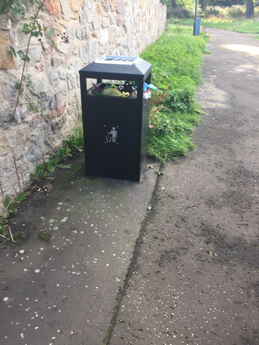 Arfyoung's tweet image. @Edinburgh_CC a regular problem. Just 2 of the buckets that are often found in this state. Guardwell glen and junction of Gilmerton Dykes Drive and Hyvot Loan. #dogwalkerproblems