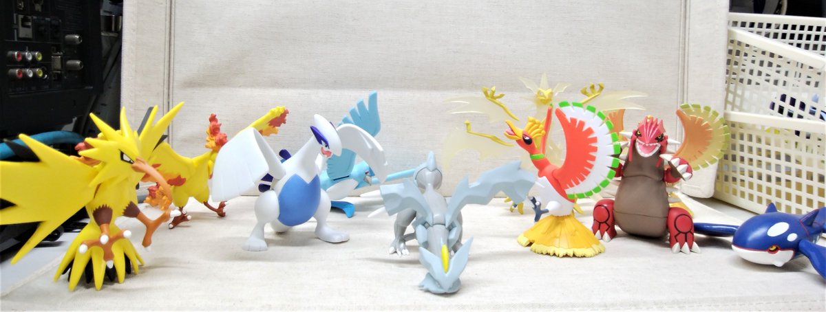 ホビーオフ本厚木一番街店 公式 モンコレ大量入荷デス 伝説ポケモンからウルトラビーストなどが盛りだくさんデス もちろん マッシブーンもいますので是非ご来店下さい マッシブーン ポケモン ゲーム 花畑