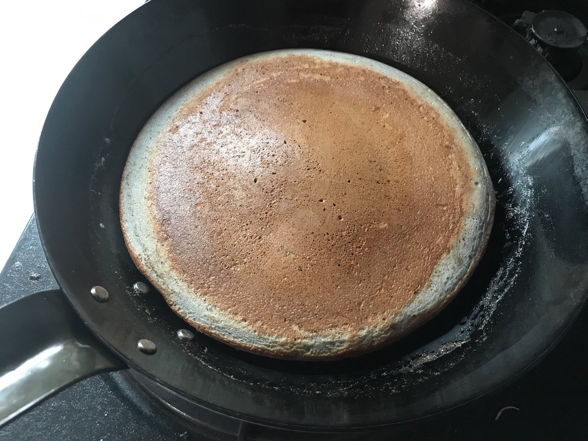 Fts 今朝は娘の為にホットケーキを焼いたが たっぷり入れたブルーベリージャムのせいで不気味な姿に でも 焼き上がるとまともになる やっぱ鉄フライパンはイイ 表面カリっと 中身はフワフワ Fts 今朝は娘の為にホットケーキを焼いたが たっぷり入れたブルーベリージャムのせいで不気味な姿に でも 焼き上がるとまともになる やっぱ鉄フライパンはイイ 表面カリっと 中身はフワフワ
