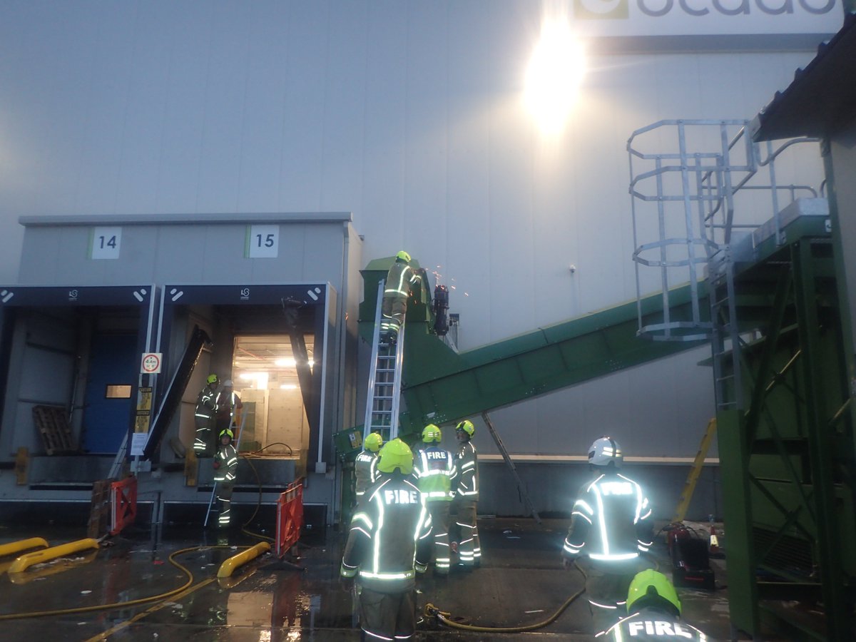 LondonFire's tweet image. Sprinklers helped suppress a fire at a warehouse in #Erith london-fire.gov.uk/incidents/2019…