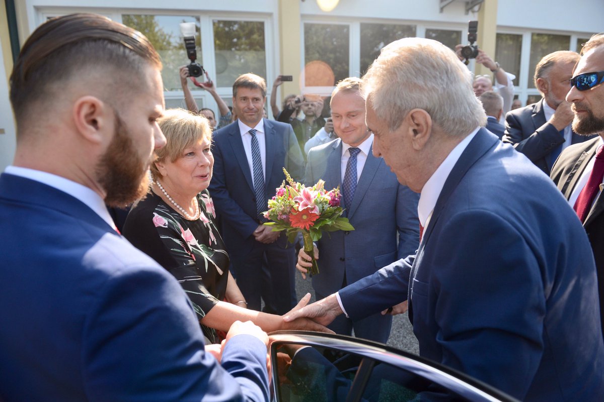 Přivítáním s hejtmankou Jihočeského kraje Ivanou Stráskou zahájil pan prezident návštěvu 46. ročníku mezinárodního agrosalonu „Země živitelka 2019'.