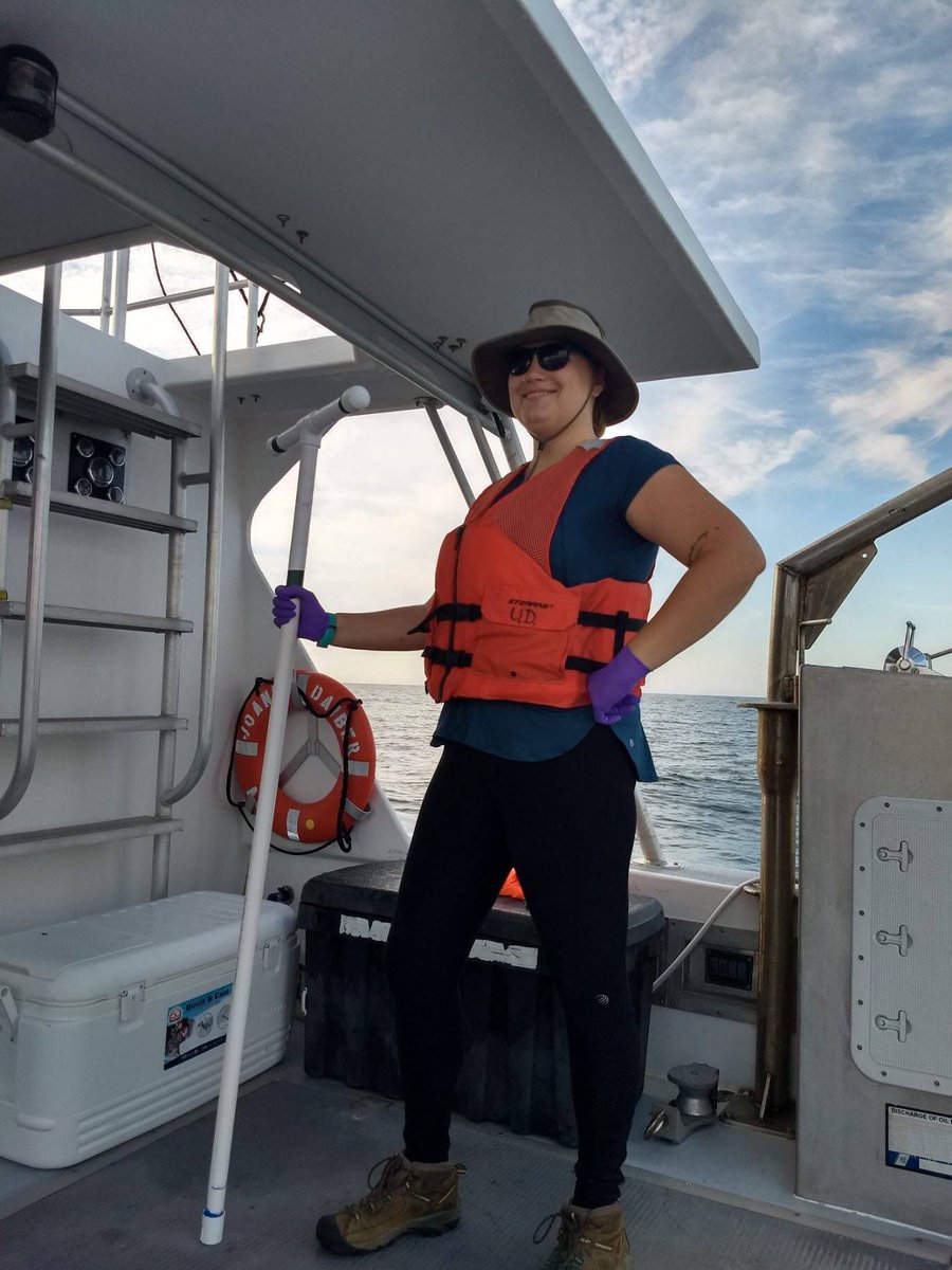 1 station down, 3 to go! We sample the SML by dipping a glass plate into the water (the SML is sticky, and clings to the glass) then squeegee the sample into a bottle! Thanks <a href="/foramfriday/">Emily Kaiser</a> for doing the hard part - dipping the plate! #WomenInSTEM #fieldwork
