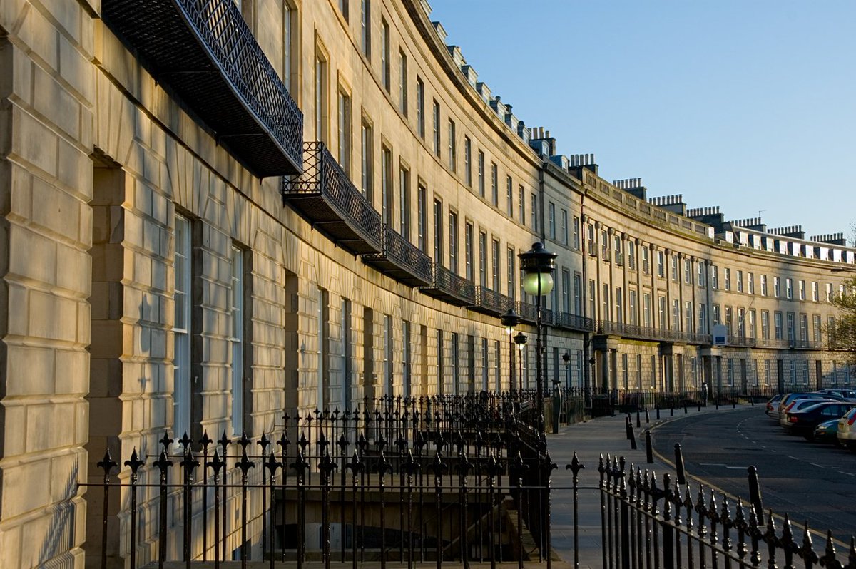 HomeLetScotland's tweet photo. Love walking through Edinburgh's New Town....properties here are simply stunning!  Out of the office meeting landlords and welcoming renters to their new home.  
#GeorgianNewTown #LettingAgent #Edinburgh #UNESCO #NewTownArchitecture https://t.co/yA3O75lPEW