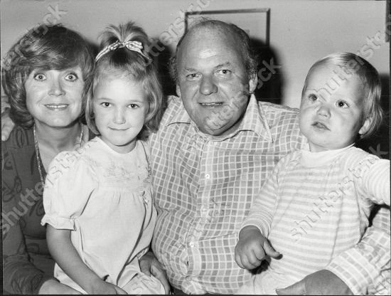 site:twitter.com roy kinnear 10 Oct 1979: husband and  wife actors Roy Kinnear & Carmel Cryan with their daughter Kirsty and 1 y/o  son Rory --