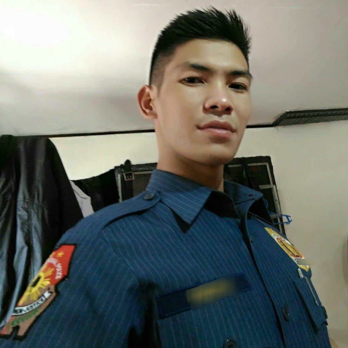PinoyMenInUnfrm's tweet photo. Dumating na yung sundo mo. Sasakay ka na ba? CTTO
#SarapNgPinoy #Straight #PinoyMenInUniform #PNP #Pulis #Lespu #Parak #UniformedMen #UniformedPinoy #Pinoy #NgitingPanalo #KillerSmile #Gwapulis #WhySoSarap #Gwapo #Pogi #AngPogi #WowUlam #Ulam #Err https://t.co/vwivMGY1JH