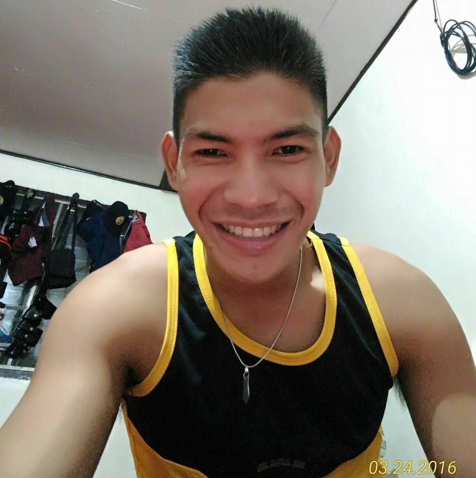PinoyMenInUnfrm's tweet photo. Dumating na yung sundo mo. Sasakay ka na ba? CTTO
#SarapNgPinoy #Straight #PinoyMenInUniform #PNP #Pulis #Lespu #Parak #UniformedMen #UniformedPinoy #Pinoy #NgitingPanalo #KillerSmile #Gwapulis #WhySoSarap #Gwapo #Pogi #AngPogi #WowUlam #Ulam #Err https://t.co/vwivMGY1JH
