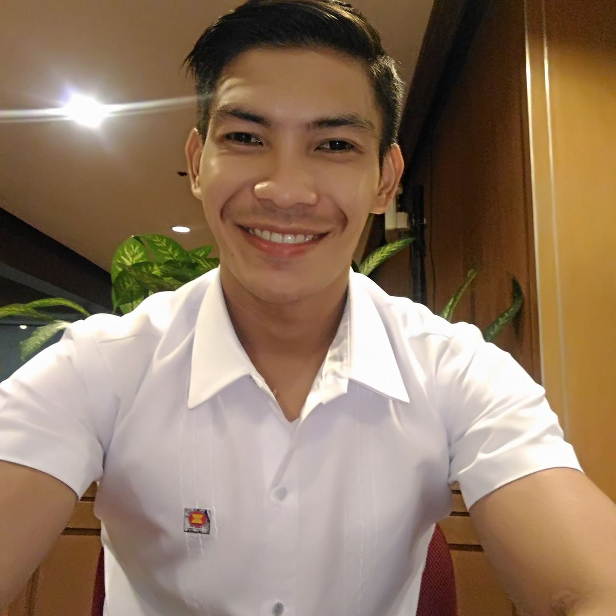 PinoyMenInUnfrm's tweet photo. Dumating na yung sundo mo. Sasakay ka na ba? CTTO
#SarapNgPinoy #Straight #PinoyMenInUniform #PNP #Pulis #Lespu #Parak #UniformedMen #UniformedPinoy #Pinoy #NgitingPanalo #KillerSmile #Gwapulis #WhySoSarap #Gwapo #Pogi #AngPogi #WowUlam #Ulam #Err https://t.co/vwivMGY1JH