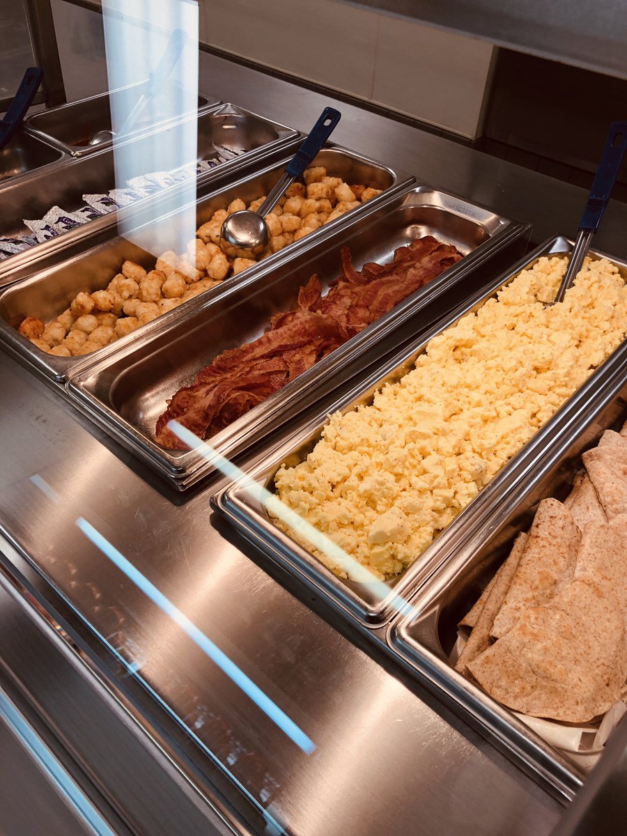 Today <a href="/JimBarnesMS/">Jim Barnes Middle School</a> Child Nutrition staff serving up “breakfast of champions “ they always go above and beyond for our students every day ,every time,every meal!!!@SeguinISD <a href="/ChefJosephD/">Joseph Dominguez</a> #MatadorProud #schoolfoodthatrocks