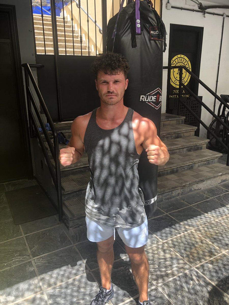 lewis 2 smooth booth tweet media