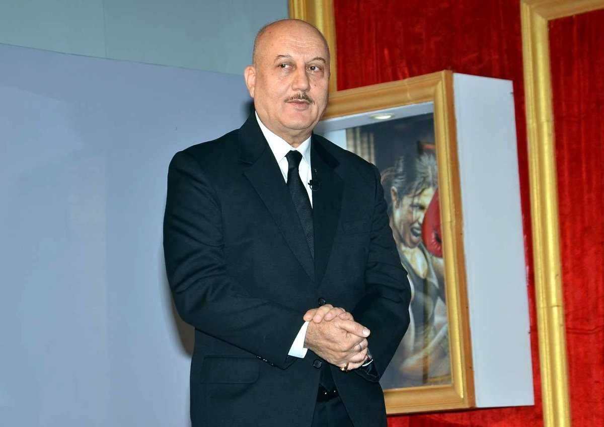 ians_india's tweet photo. Six hundred eminent #KashmiriPandits, including actor #AnupamKher, scientist #SubhashKak and musician #BhajanSopori, have hailed the historic decision of the #Modi government to revoke #Article370 and reorganise #Jammu, #Kashmir and #Ladakh into two #Unionterritories. https://t.co/vVSwPNhVoQ