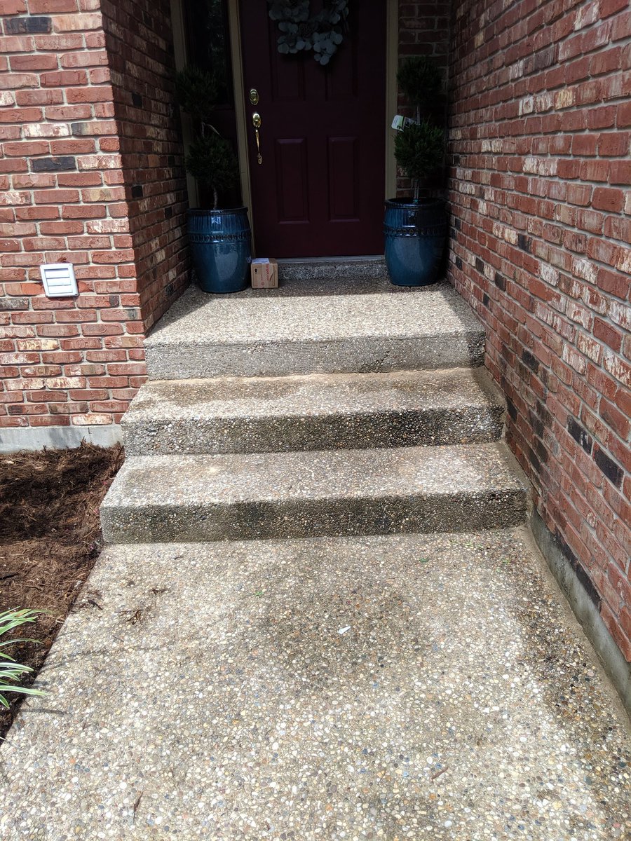 UDIPDI's tweet photo. Nice little before and after. Steps and sidewalk lifted three inches. #good_golly_with_poly @terrathane https://t.co/zdq60JhSeS