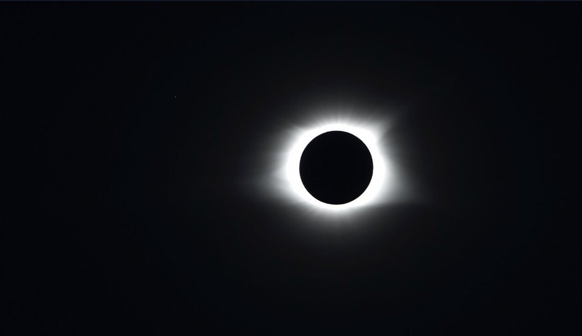 tbenderphoto1's tweet photo. #TwoYearsAgoToday #TotalityorBust #GreenvilleSouthCarolina
#HTPhotoGallery #SolarEclipse2017 #TotalSolarEclipse2017 #Thanks #RoperMountainScienceCenter @JimCantore @GarofaloWX @NASA @SEclipse2024 @NASASun @HeraldTribune @craigtimes
#CheckOutThesePhotos
https://t.co/HxsHQvEhne https://t.co/OeckBd7F66