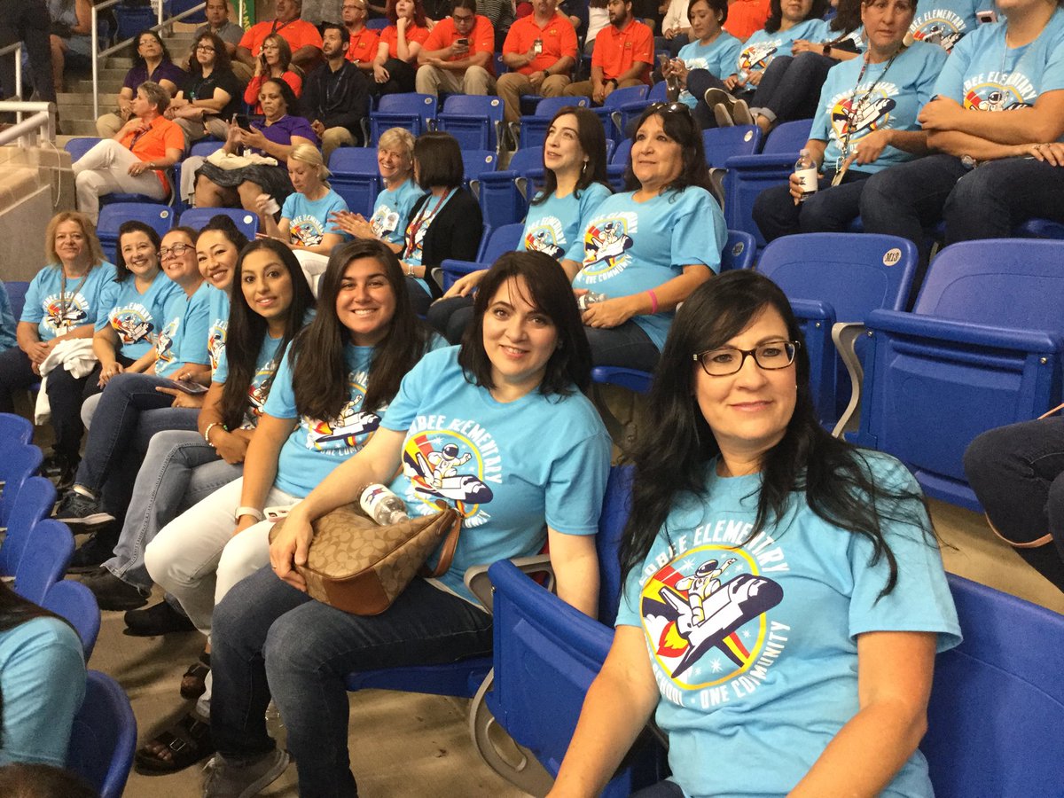 scobeelib's tweet photo. #ConvoSelfie    We love Scobee.! Home of he Challengers....We are relentless!!!!! https://t.co/7PJkIxVI24
