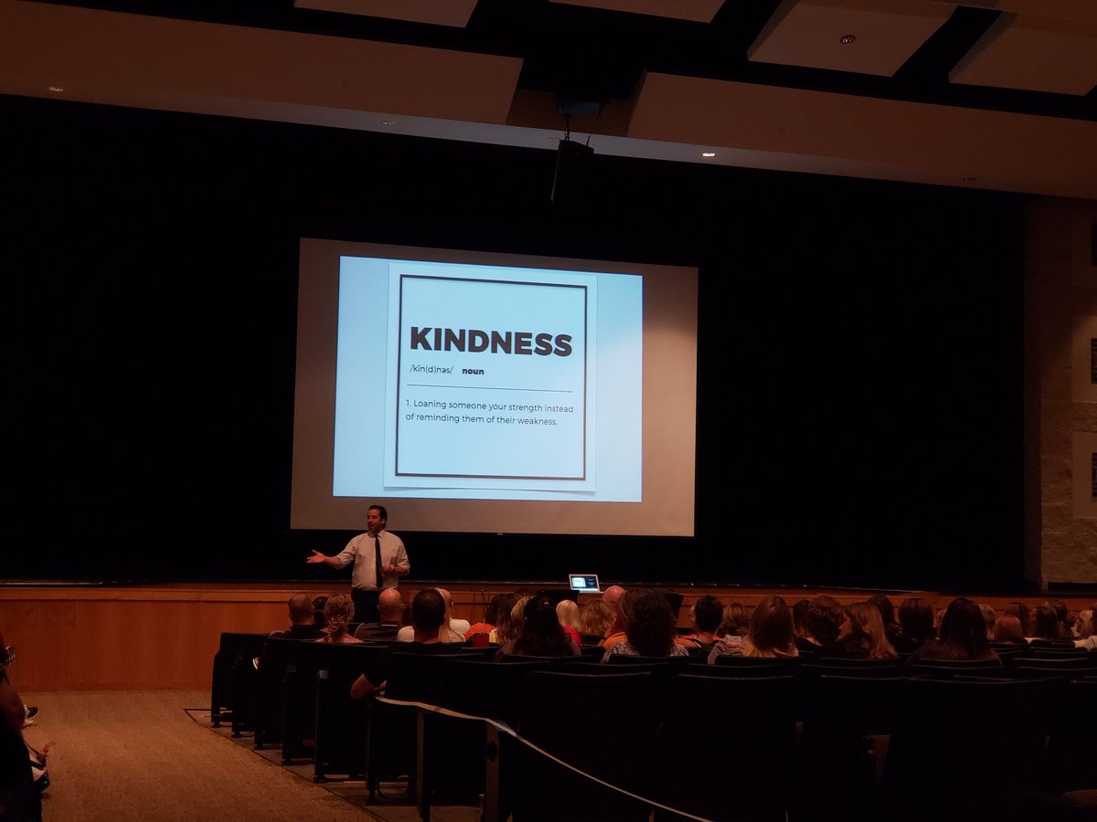 MikeNewcomerVB's tweet photo. Thanks @gcouros for coming today to get our year started off with a bang! #BeABlackKnight #VB1Team https://t.co/MZB7NSMKdR