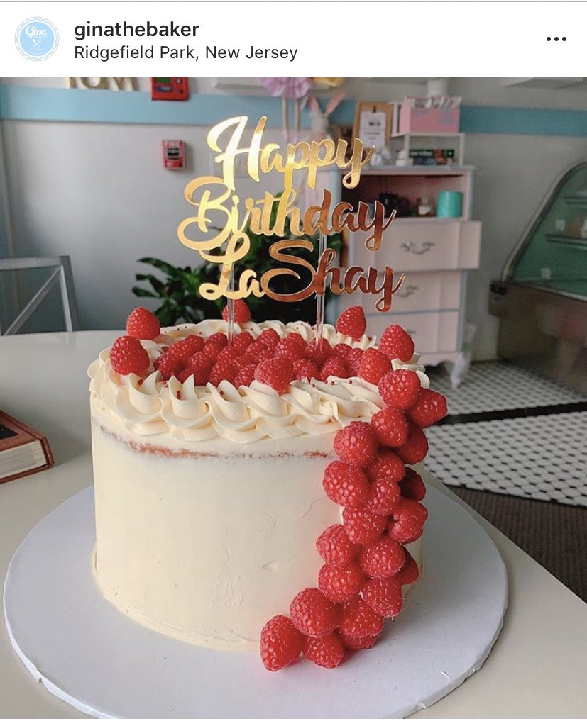 GinaTheBaker's tweet photo. This cake went up in the air on a jet for La Shay 💕♥️ https://t.co/uTFExWfKal