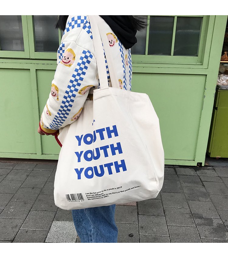 ignichashop's tweet photo. 🌻#พร้อมส่ง! youth tote bag 290บาท #ส่งฟรี กระเป๋าผ้ามินิมอล มีให้เลือก2รูปทรง ขนาดกำลังดี ใครชอบกระเป๋าไซส์ใหญ่ต้องทรงป้านมีสายสั้นแบบถือคล้องแขน และสายยาวสำหรับสะพายไหล่ 
#กระเป๋าเป้ #กระเป๋าถือ #กระเป๋าสะพาย #กระเป๋าผ้า #กระเป๋าน่ารัก #กระเป๋าแฟชั่นเกาหลี #กระเป๋าผ้า #ถุงผ้า https://t.co/BeEOTVNzmq