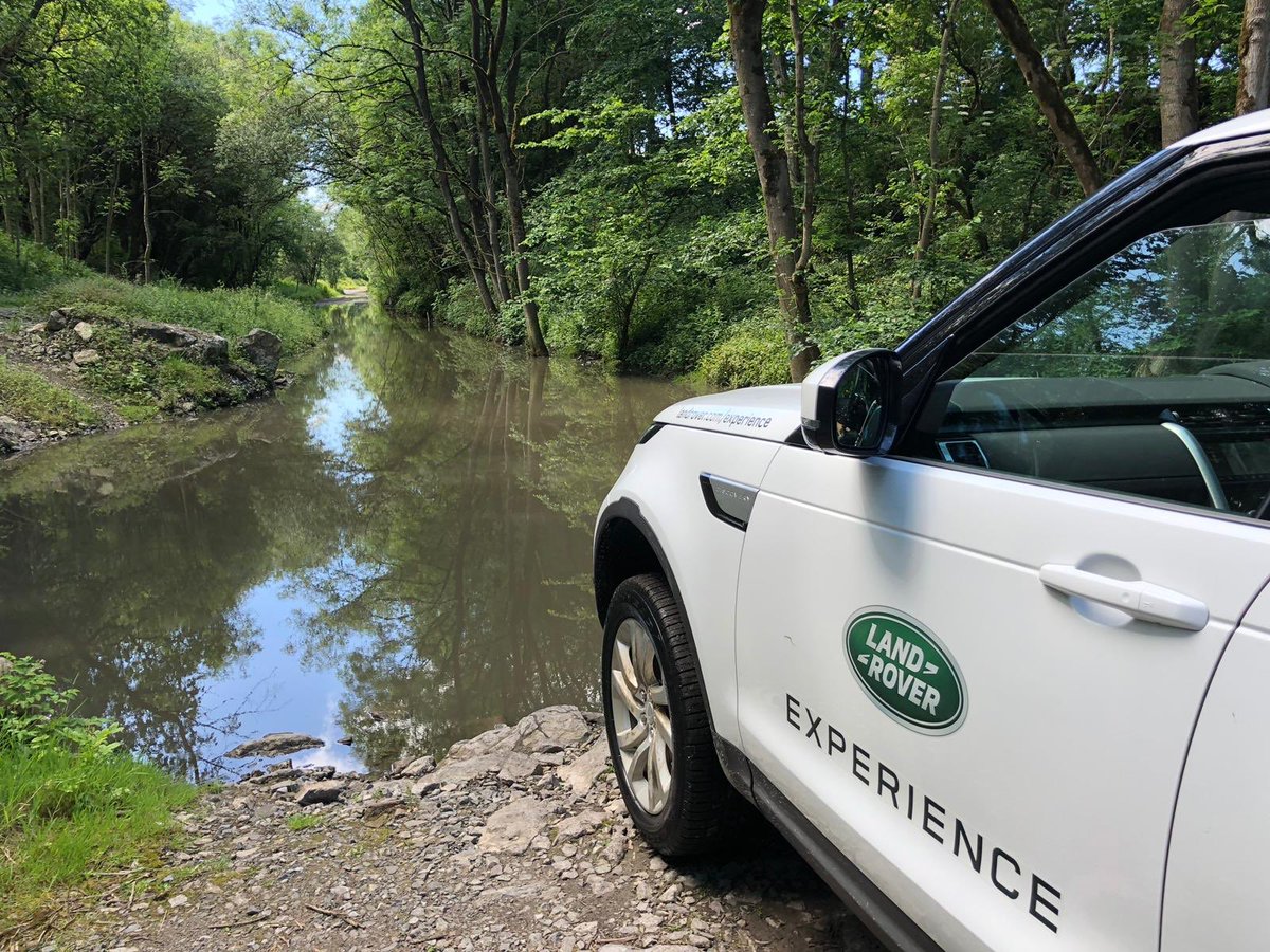 VetRun180's tweet photo. TRAINING WEEKEND // This weekend we are taking the veterans attending our Coast to Coast expedition on two fantastic courses. They will first gain their LANTRA off roading qualification with Land Rover, followed by first aid at work. 
#offroadtraining #landrover #defender https://t.co/spScNsWDqZ