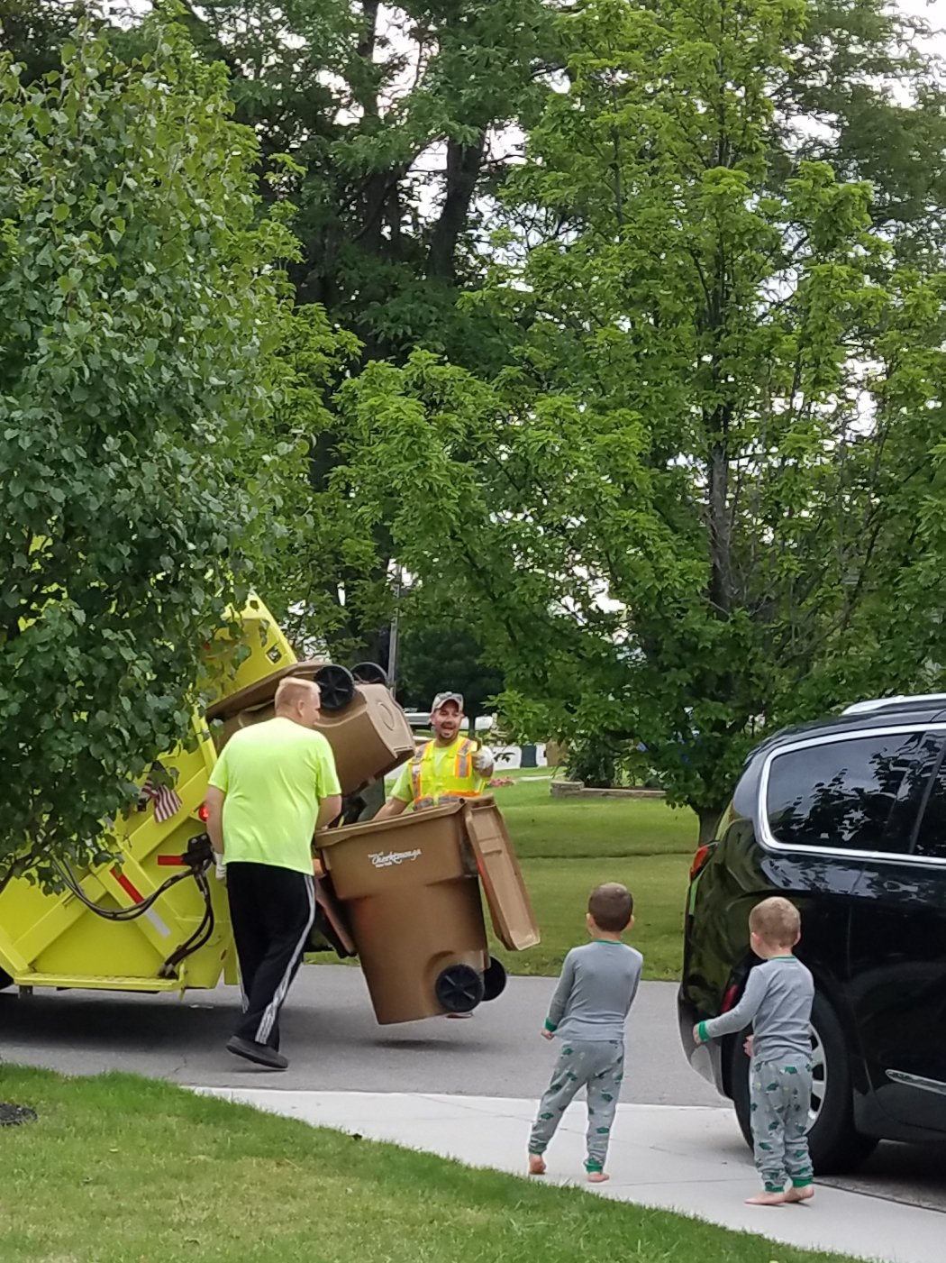 News 4 Buffalo on Twitter "CUTE ALERT These two little boys love when the garbage men make