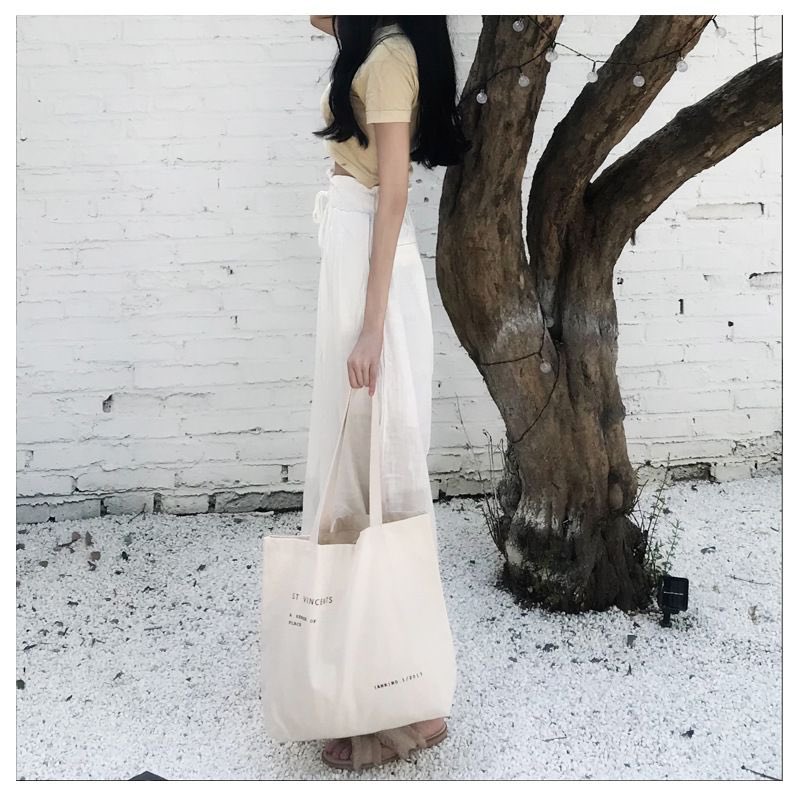 ignichashop's tweet photo. 🌻#พร้อมส่ง!!!!!!! Vincents tote bag 290บาท #ส่งฟรี กระเป๋าผ้าทรงมีก้นอีก1ใบ มินิมอลสไตล์ เหมาะใส่หนังสือ คอม เอกสารไปเรียน 
#กระเป๋าเป้ #กระเป๋าถือ #กระเป๋าสะพาย #กระเป๋าผ้า #กระเป๋าน่ารัก #กระเป๋าแฟชั่นเกาหลี #กระเป๋าผ้า #ถุงผ้า #กระเป๋าเกาหลี #ส่งต่อ https://t.co/bbrgeD1Ynq