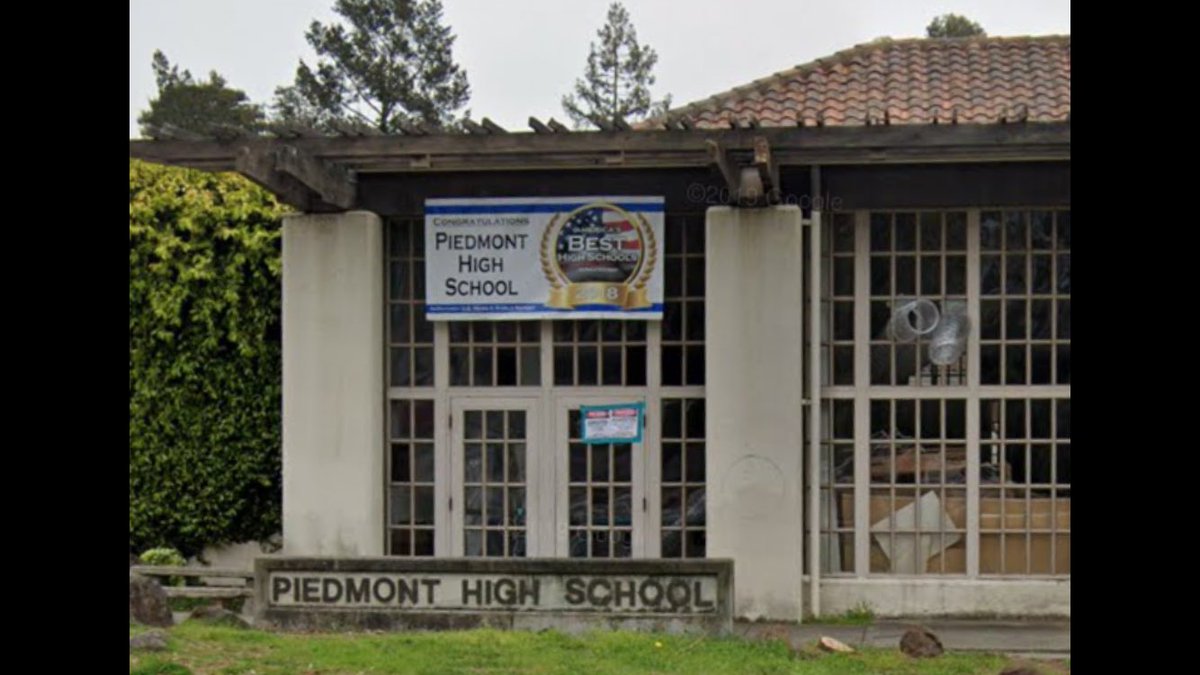 henrykleeKTVU's tweet photo. Students playing volleyball at @PiedmontHigh gym have their backpacks stolen, but alert @piedmontunified staff &amp; @PiedmontAD help lead #PiedmontPD to arrest suspect. Others at large. Stolen property recovered by @oaklandpoliceca on Grand Avenue https://t.co/ZrMwgfU73N