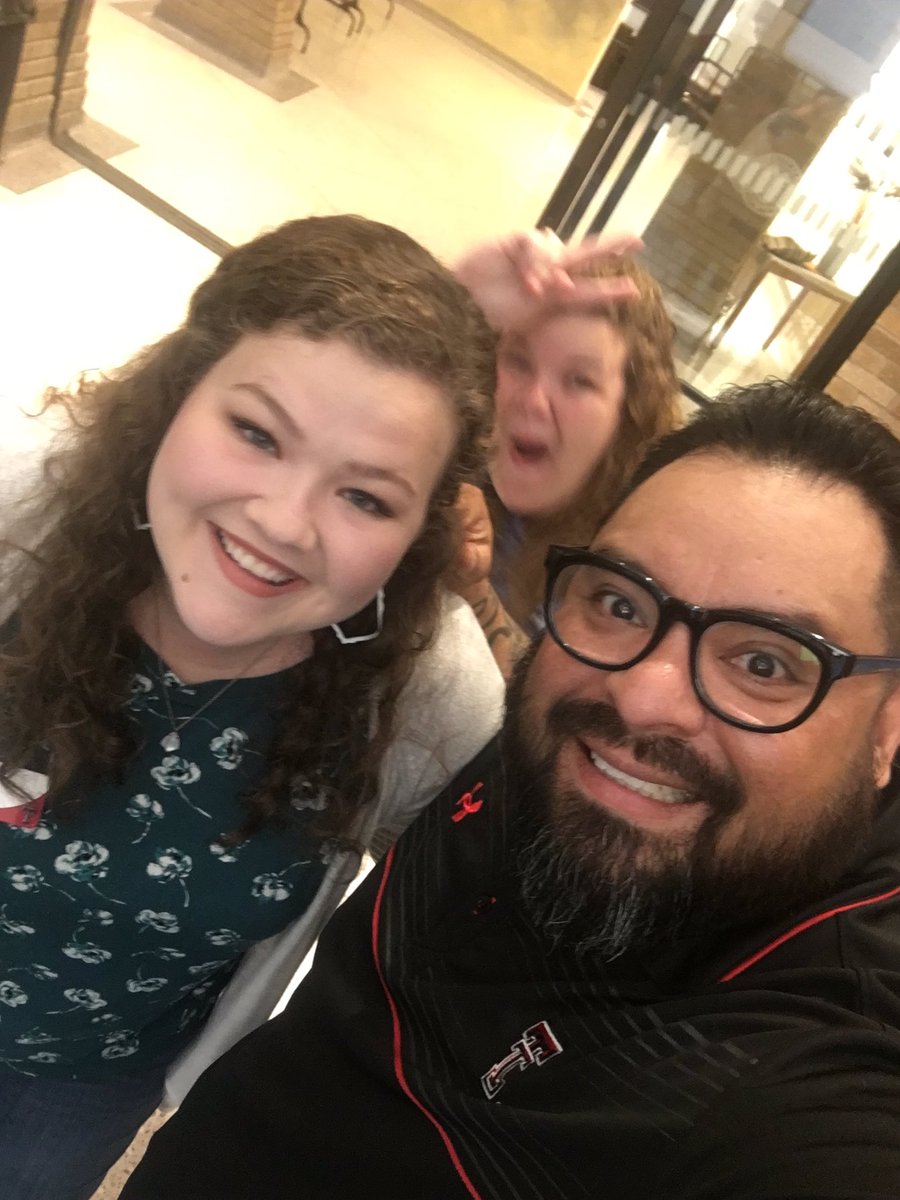jersed01's tweet photo. Team Black!!!
Photo bomb by Brighton #tcfall19 https://t.co/pCd08cRV64