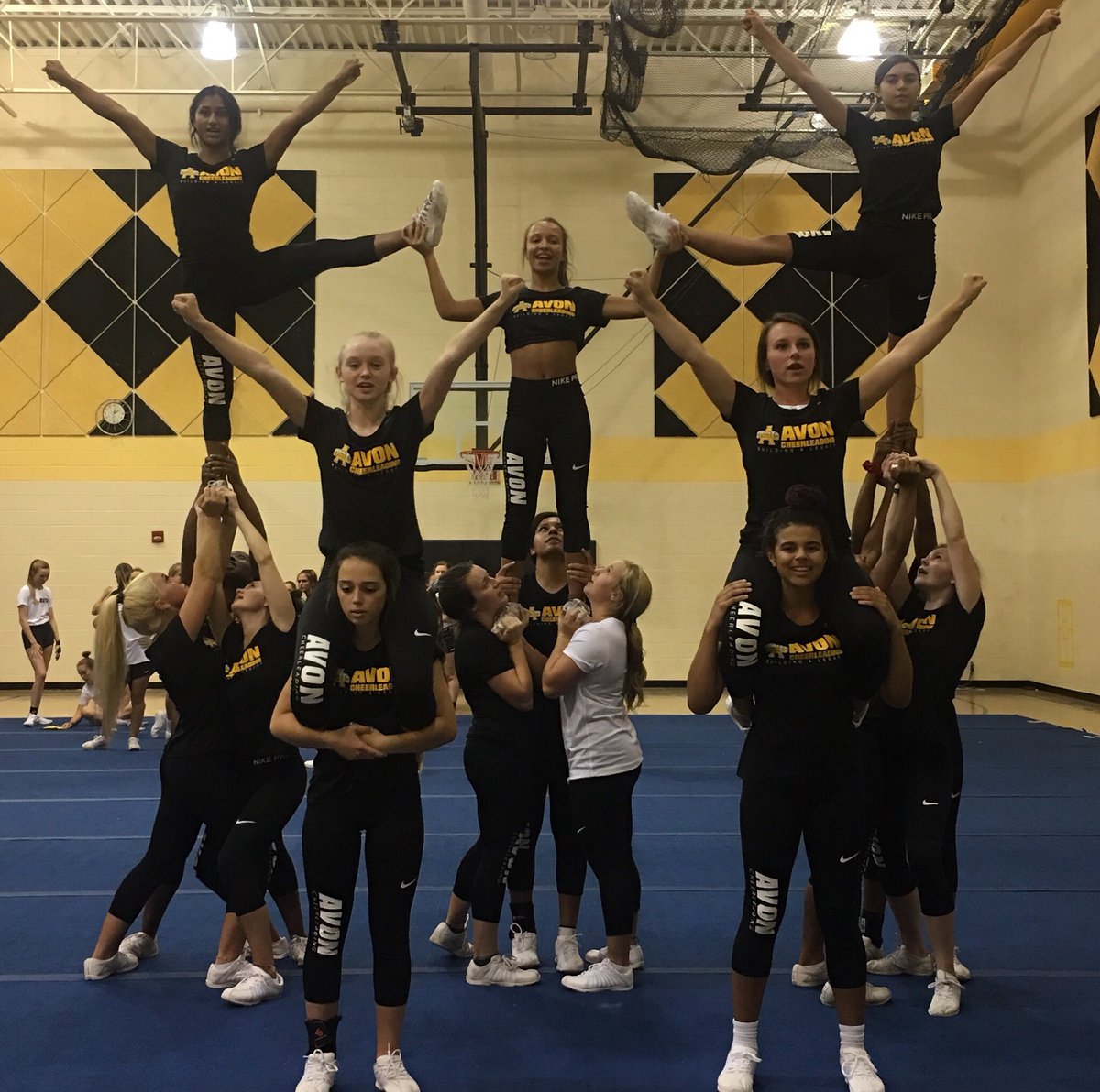 Avon_Cheer's tweet photo. We’re ready for you Lucas Oil!Make sure you’re there! 💛🖤🏈 https://t.co/dv0qiNRedL
