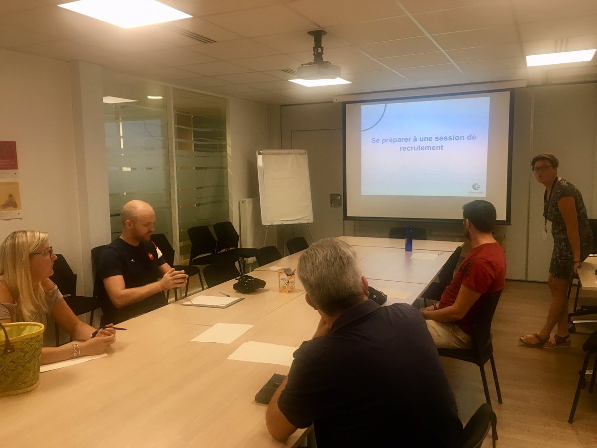 CoRaLiiE034's tweet photo. Chaque mois durant le #agirpourreussir, les psychologues du travail de #poleemploi #coach les candidats aux #tests d’entrée en #formation https://t.co/eo05QPfusq