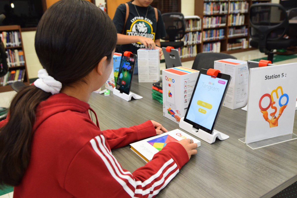 lyfordcisd's tweet photo. Our Tech Students up early this morning! They’re participating in Lyford CISD Tech Bash for staff development! #greatkidsgotoschoolhere #bulldogsleadtheway #GreatThingsHappenHere https://t.co/4VV0jXT91v