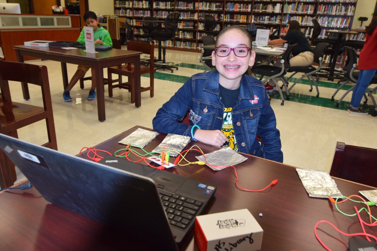 lyfordcisd's tweet photo. Our Tech Students up early this morning! They’re participating in Lyford CISD Tech Bash for staff development! #greatkidsgotoschoolhere #bulldogsleadtheway #GreatThingsHappenHere https://t.co/4VV0jXT91v