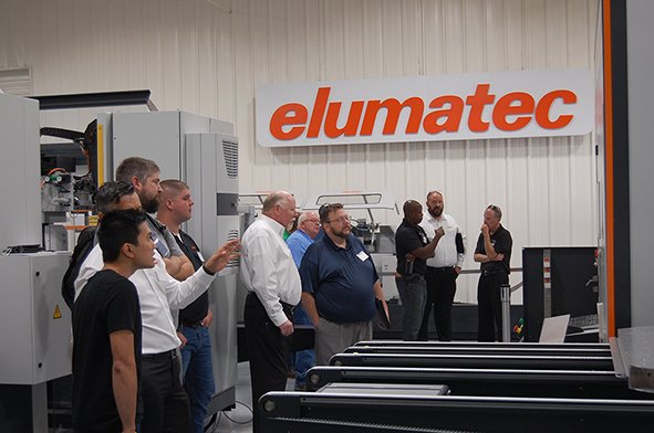 TechDays@elumatec North America - ein voller Erfolg: 150 BesucherInnen an 3 Tagen aus knapp 100 Unternehmen aus ganz Amerika, Kanada und Mexiko. 
Details lesen Sie hier: elumatec.com/de/news/elumat…
