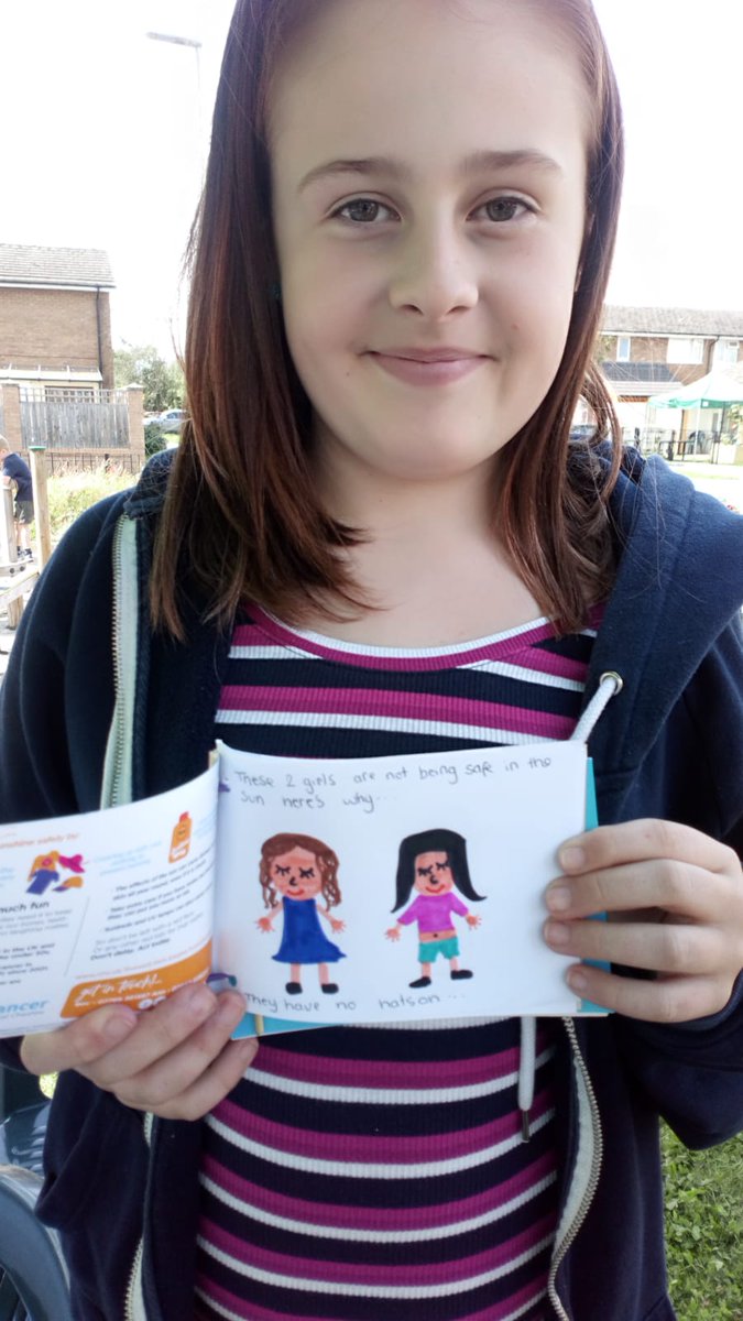 AoCCheshire's tweet photo. We teamed up with @ymcacrewe @CheshireEast &amp; @OneYouCE this week promoting #healthylifestylemessages around #Crewe
Such a great response, we have loved all the #caringsharing, our #notebooks have gone down a treat too!
#sunsafety
#positivecancermessages https://t.co/5WZ6c83A18