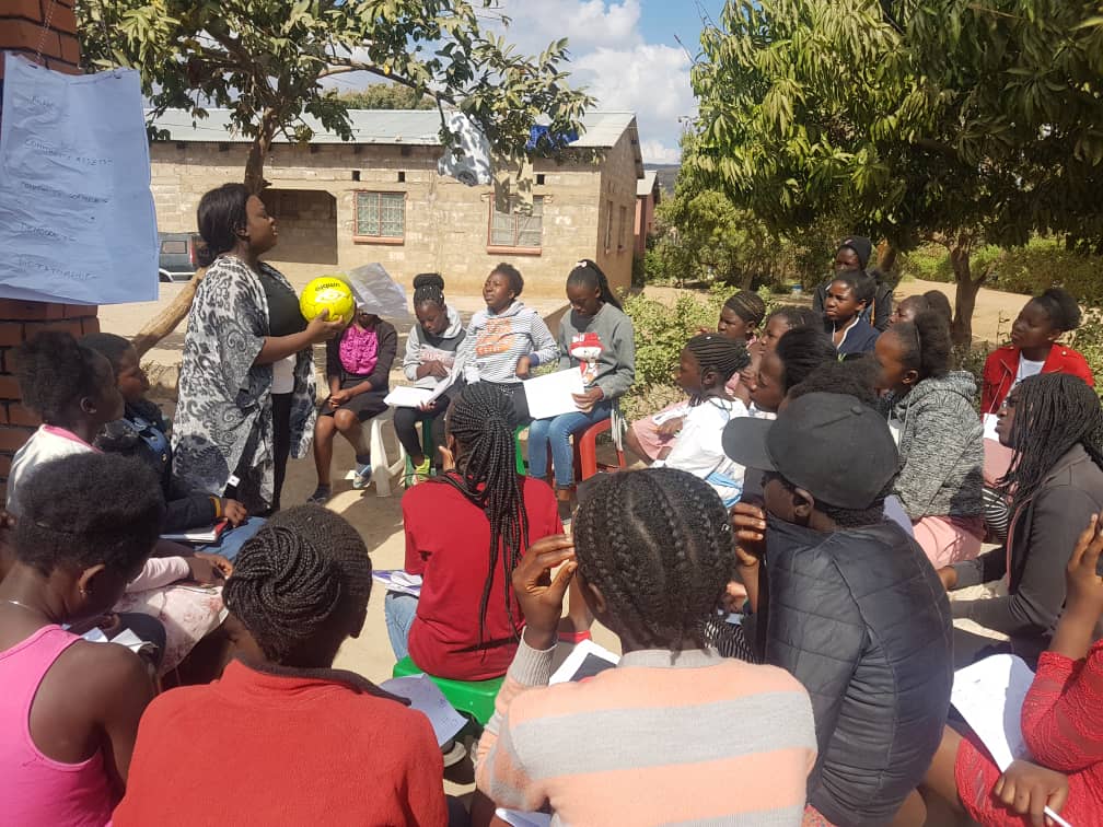 CopperRoseZM's tweet photo. Our #mentorship sessions with adolescent #girls on putting #leadership into action.
#Beautiful 
#Valuable 
#Empowered https://t.co/S0UnnyTiJd