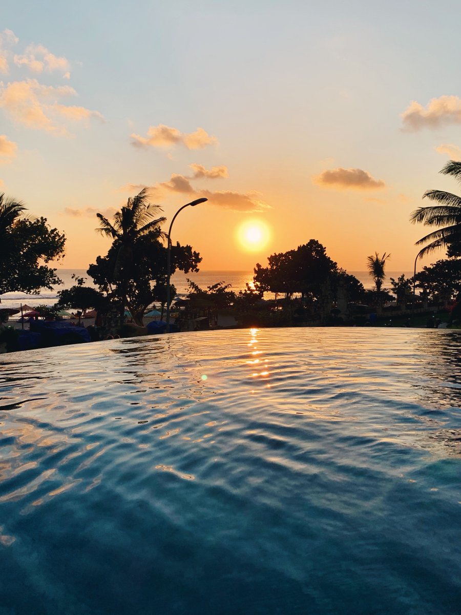 how to enjoy your at Padma Resort Legian, #sunset by the S.K.A.I #beach club.

Thank you Chanelle Mihailoff for sharing.

#padmalegian #padmahotels