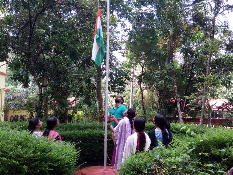 SahodaranE's tweet photo. The college commemorated the freedom struggle and the sacrifices made by the freedom fighters by hoisting the national flag on 15th August 2019.  #SAM #IndependenceDay2019 #73rdindependenceday https://t.co/xfFdxD2VsG