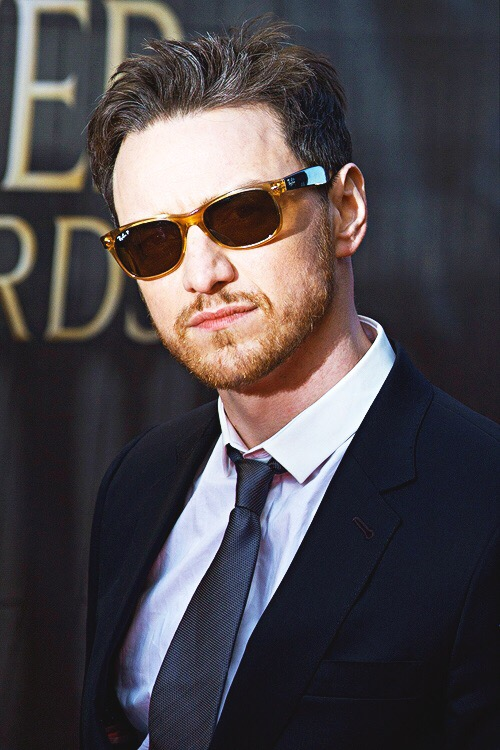 Helly_K's tweet photo. Anyone saying that love is dead because Miley Cyrus and Liam Hemsworth broke up, may I present to you the royal couple: Michael Fassbender's and James McAvoy's love to the same sunglasses, trench coats, puffer jackets and irish caps. https://t.co/VaXUeKW2f8
