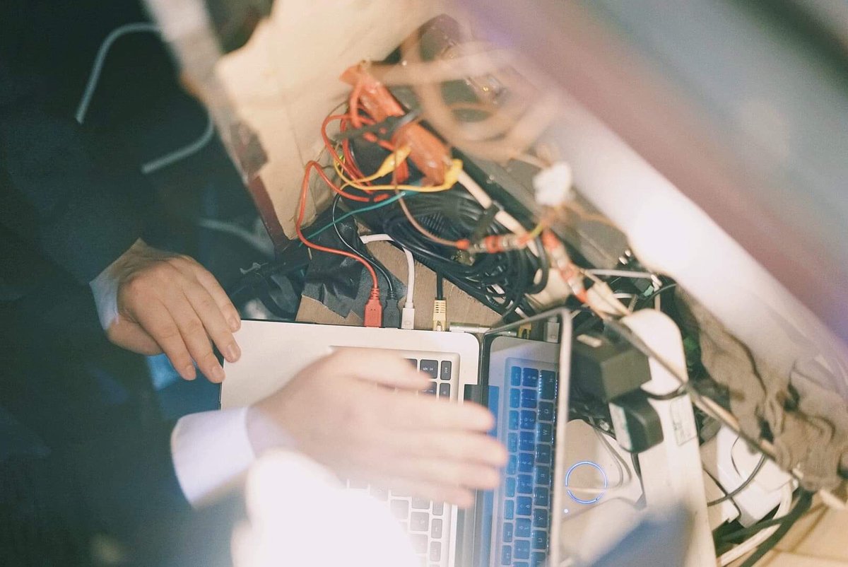 flatpackedthr's tweet image. Just 4 performances to go here at #HydeandSeek ⭐️ ⭐️ ⭐️ ⭐️ 

Come along to see one man play every role and cue all the tech in this unique and macabre take on Jekyll and Hyde. 11:30am Belly Button @FollowTheCow 
 #edfringe #edfringe19 #MakeYourFringe