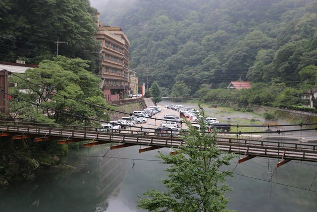 JapanHoppers's tweet photo. Yubara Onsen is an onsen located in Okayama Prefecture. In Yubara there are 15 water sources that spring up 5736 tons of water per day. Furthermore, all over the area are unused hot springs coming out of the riverbed and in old family wells.

https://t.co/kvqCK4k9D8 https://t.co/hXxCv6YQtp