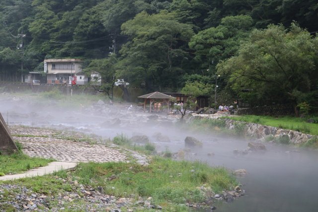 JapanHoppers's tweet photo. Yubara Onsen is an onsen located in Okayama Prefecture. In Yubara there are 15 water sources that spring up 5736 tons of water per day. Furthermore, all over the area are unused hot springs coming out of the riverbed and in old family wells.

https://t.co/kvqCK4k9D8 https://t.co/hXxCv6YQtp