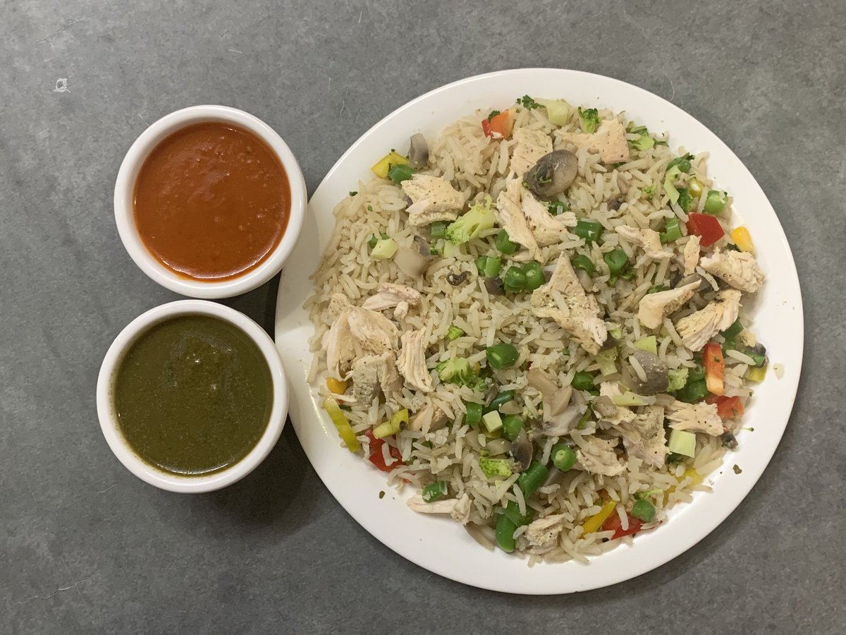 HealthBowl_IN's tweet photo. Super healthy &amp; nutritious Brown Rice loaded with Chicken and exotic Vegetables
▪️Chicken Brown Rice
▪️Chicken Egg Bhurji Brown Rice
👉Order Now at #HealthBowl
Eat Healthy🥗Stay Healthy🥦!
#superfoods #healthylifestyle #healthyfood #healthyrecipes #fitness #foodforlife #eatclean https://t.co/EFQgj9onmj